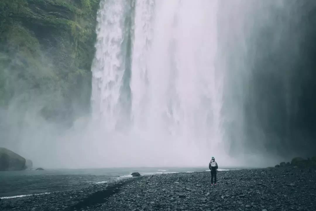 指甲上的月牙代表什么意思 指甲上的月牙有何寓意