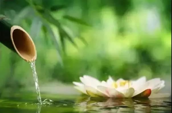 右脖子有痣的女人 右脖子有痣的女性有何特质