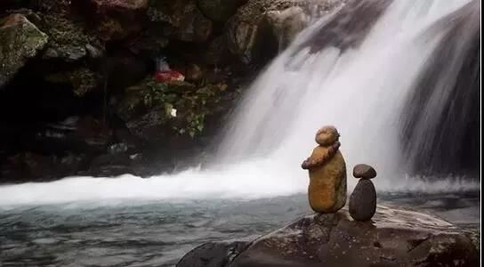 清明节女儿能不能上坟 清明节女儿上坟可行吗