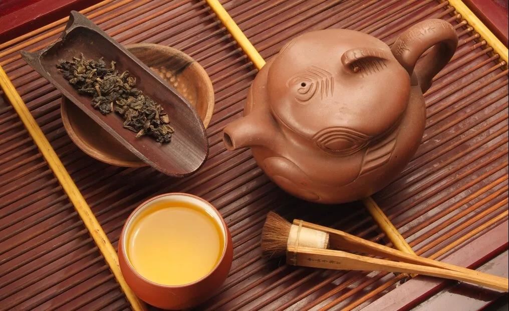 女子右眉上方有痣大全,哪些痣会影响爱情婚姻