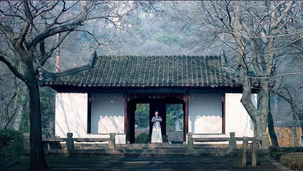 中元节晚上几点就不能出去了 中元节出生克父母吗