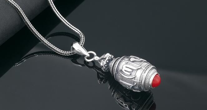 疼老婆的男人有什么面相特征？哪种面相男人最疼老婆？