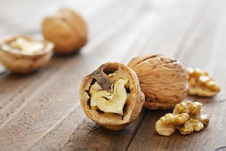 鸡血石的寓意和象征意义 睡觉一直戴鸡血石好不好