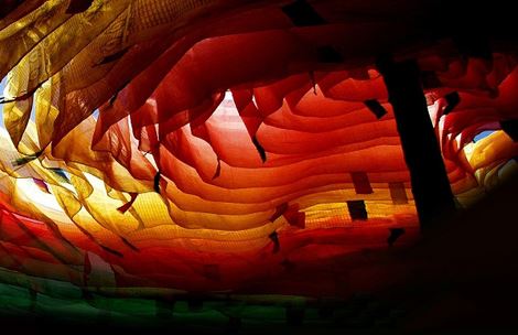 面相解析脸型中间凹陷的男人面相特征解读