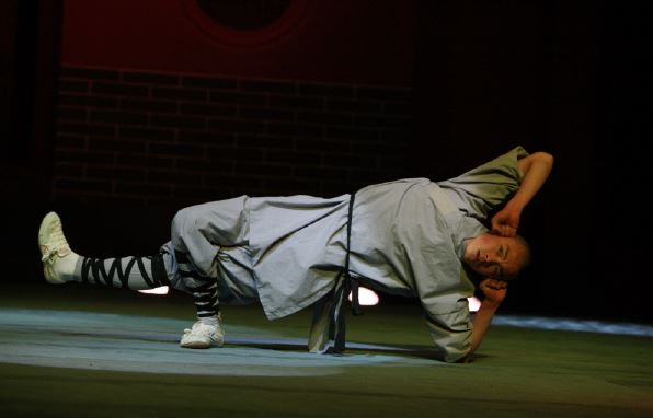 鸡年严姓男孩起名