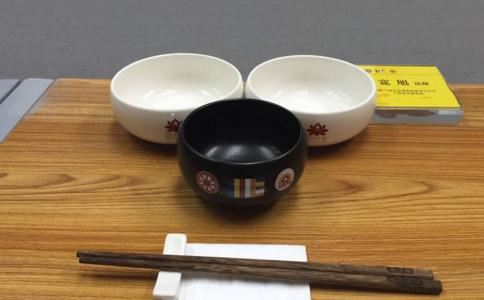 餐桌布忌讳什么颜色茶几的风水讲究 餐桌布忌讳什么颜色茶几需注意风水