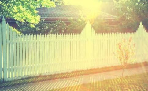 一个人过了50岁，还在跟别人聊这些话题，说明过得很失败